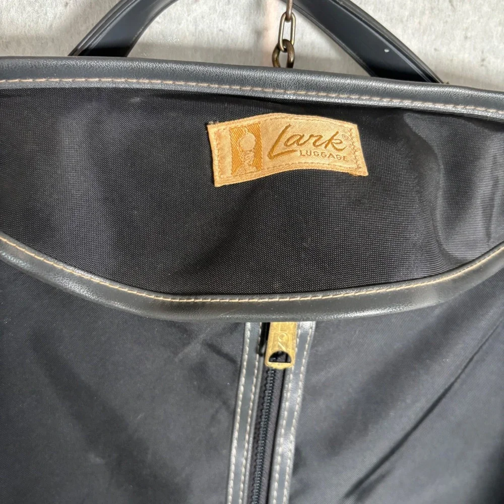 Lark Luggage Garment Bag Black Leather Trim‎ Zippered Travel Suit Carrier